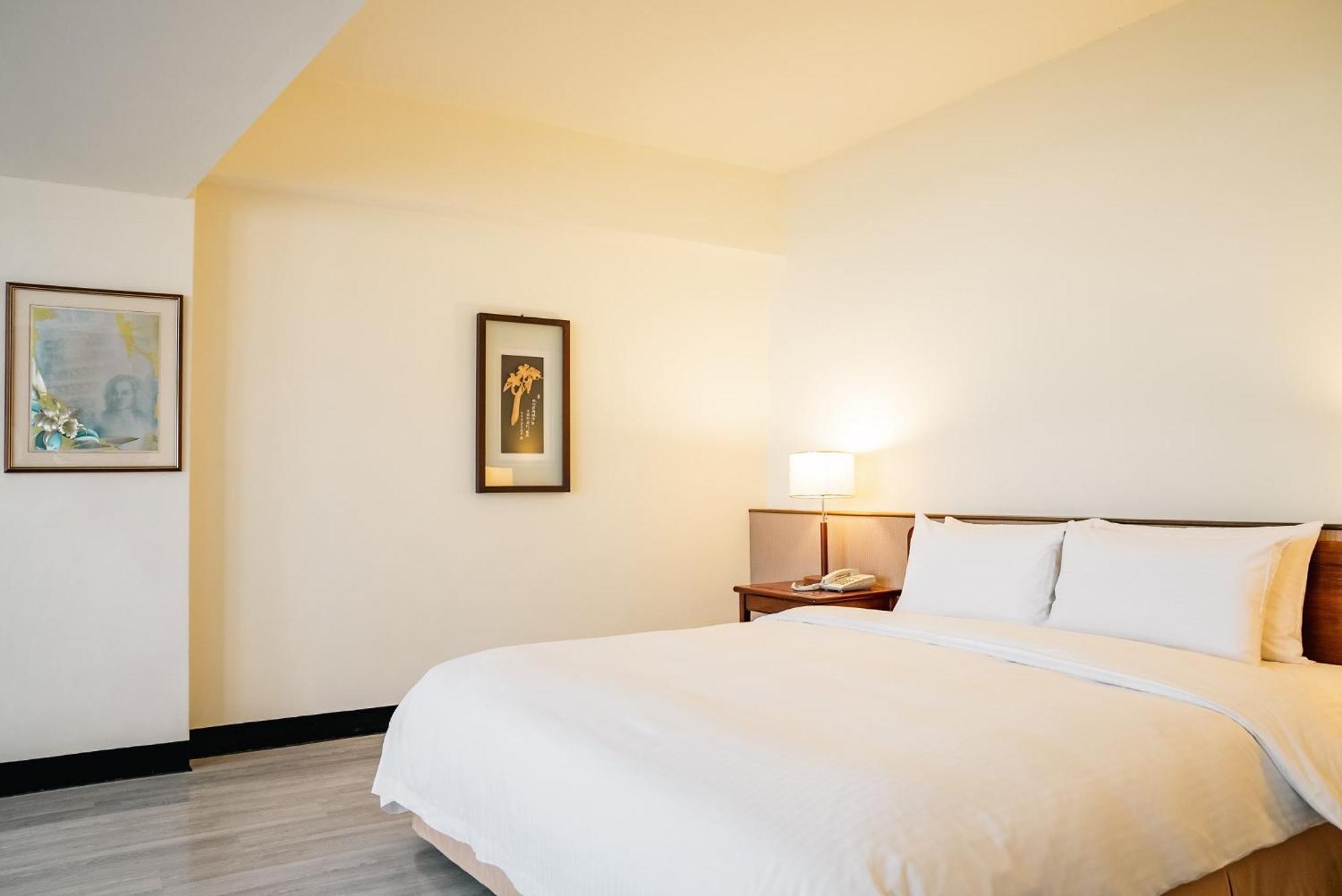 East Coast Hotel Kota Hualien Bagian luar foto