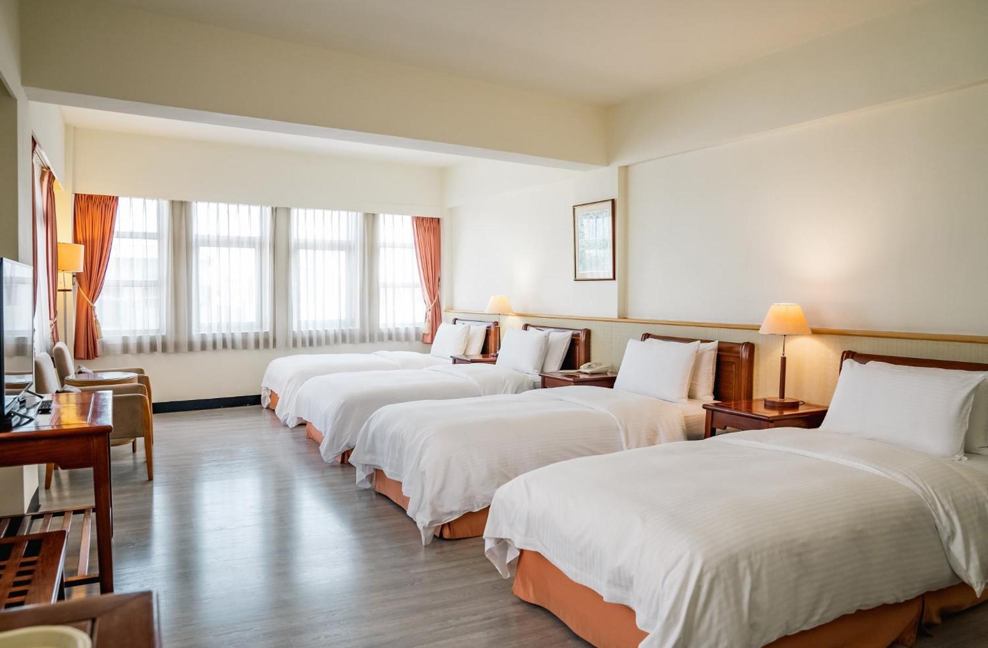 East Coast Hotel Kota Hualien Bagian luar foto